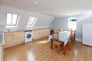 Kitchen Diner - click for photo gallery